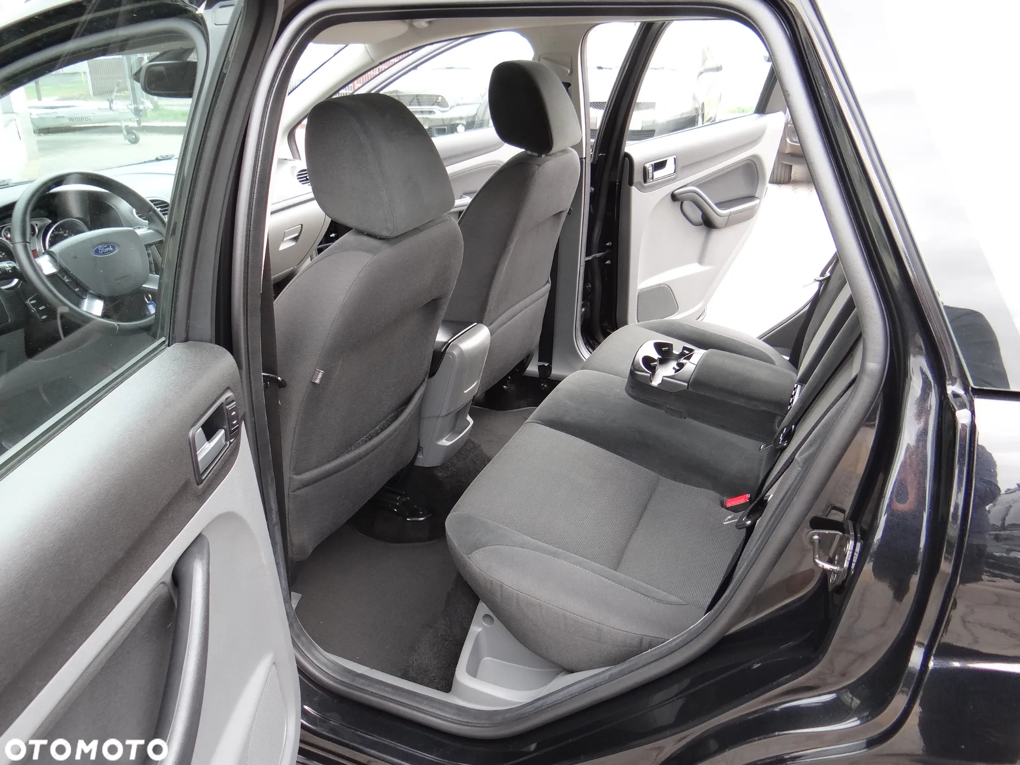 Ford Focus 1.8 Ghia - 38