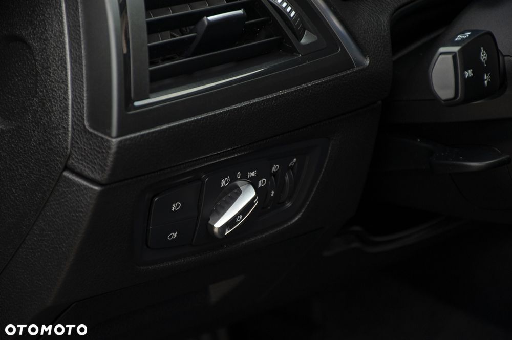 BMW Seria 1 116d EfficientDynamics Edition Sport Line - 39