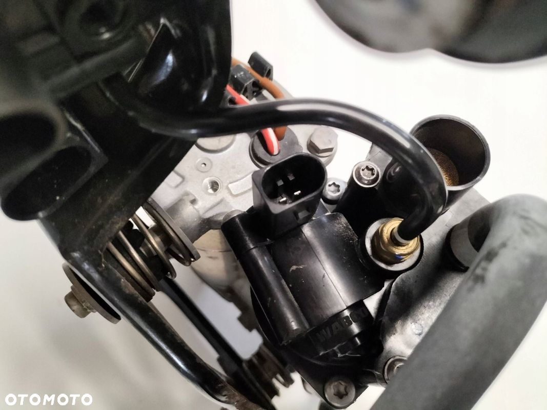 SPRĘŻARKA POMPA KOMPRESOR ZAWIESZENIA BMW F16 X5 F15 F85 F86 6875177 - 6