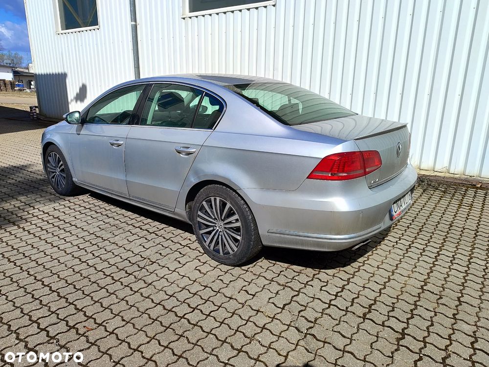Volkswagen Passat 2.0 TDI Highline R-Style DSG - 6