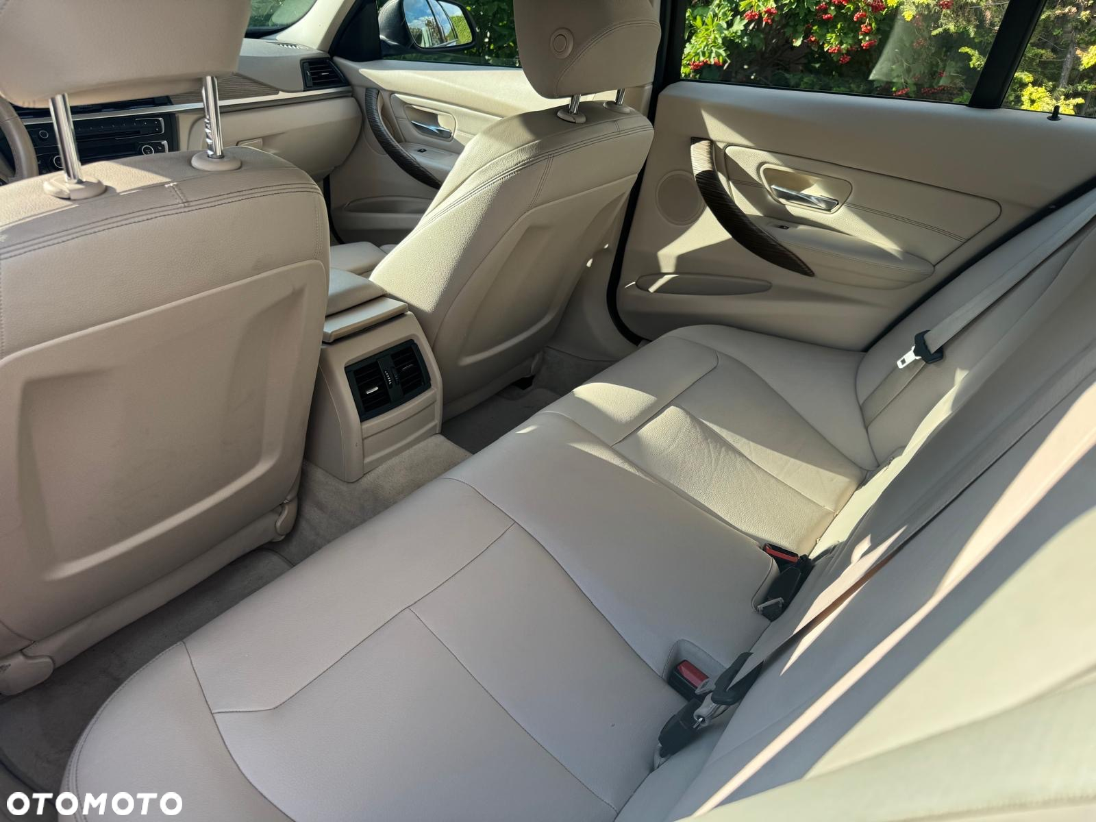 BMW Seria 3 335i Modern Line - 16