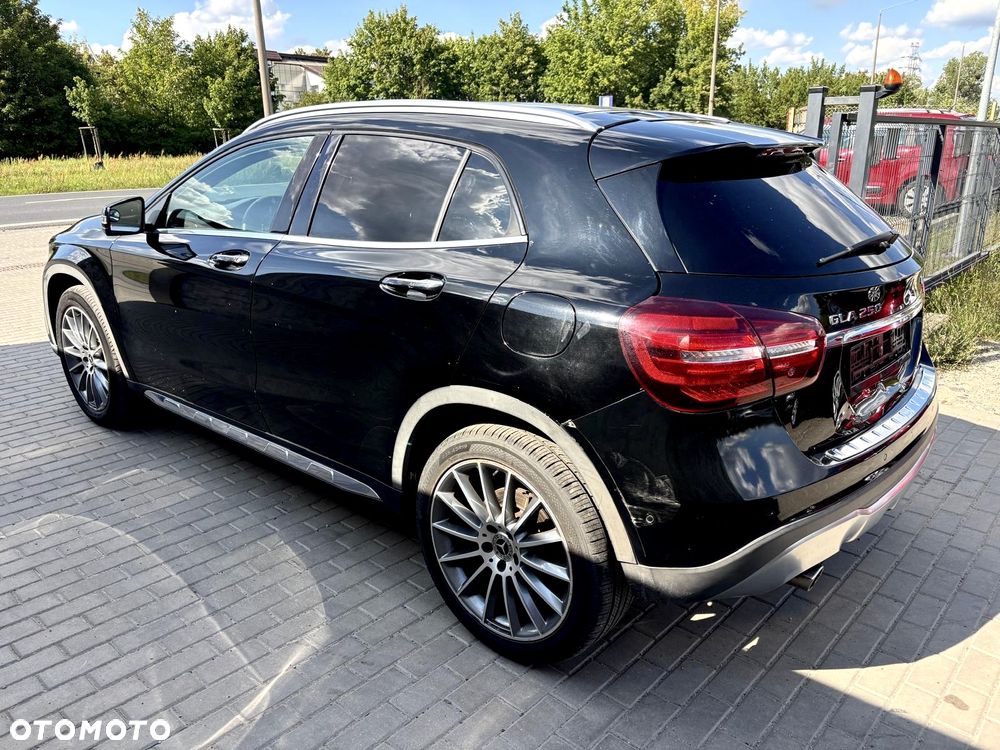 Mercedes-Benz GLA 250 4-Matic - 3