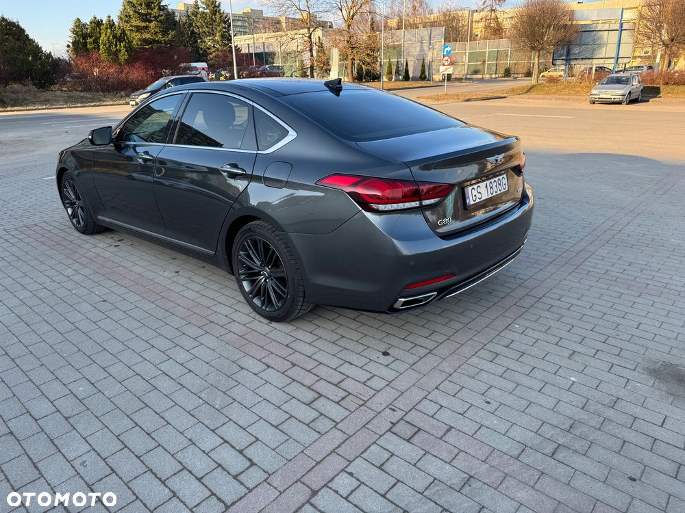 Hyundai Genesis - 5