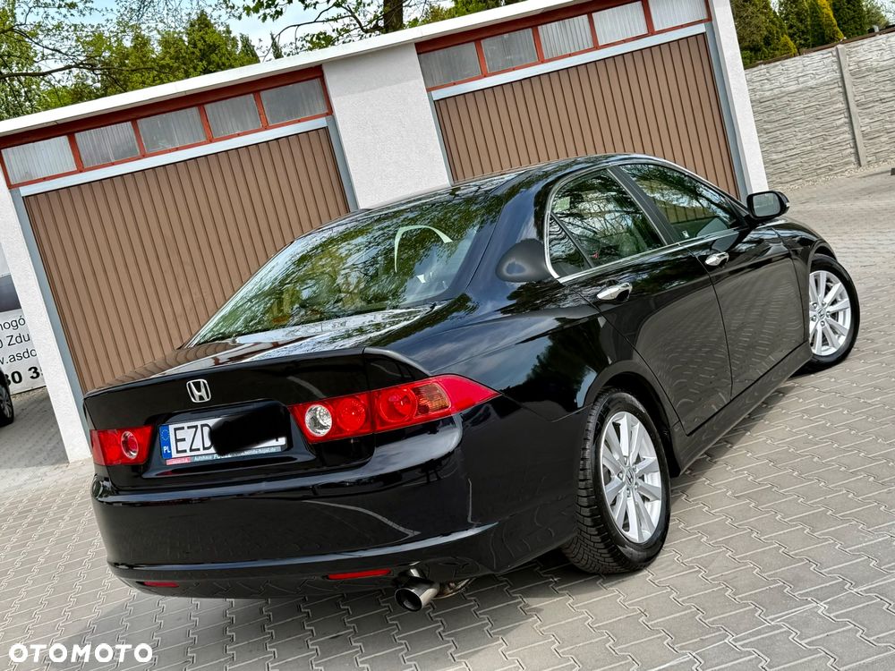 Honda Accord 2.0 Sport - 29