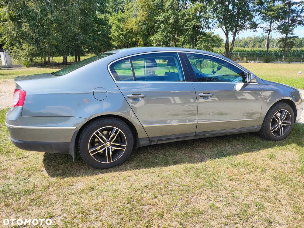 Volkswagen Passat 2.0 FSI Comfortline - 8