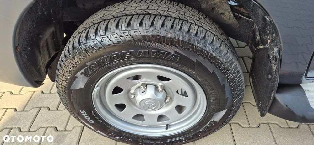 Toyota Hilux 4x4 Double Cab - 13