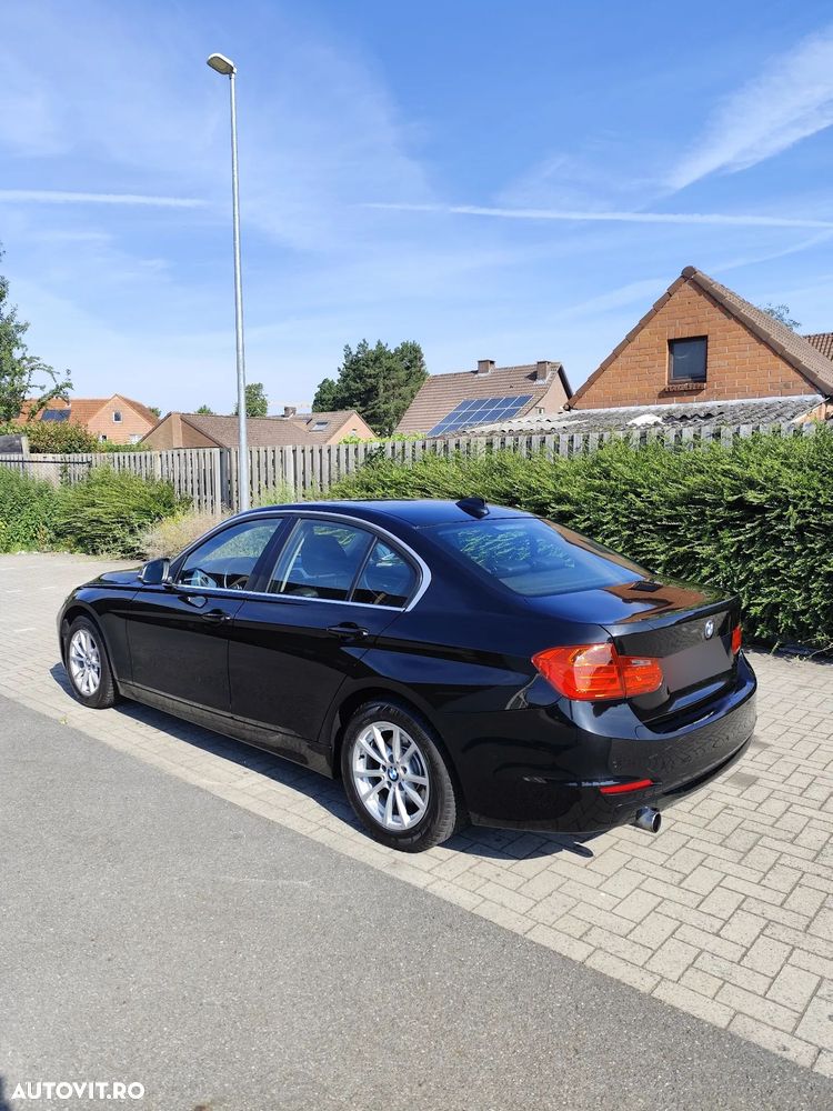 BMW Seria 3 320i xDrive - 4