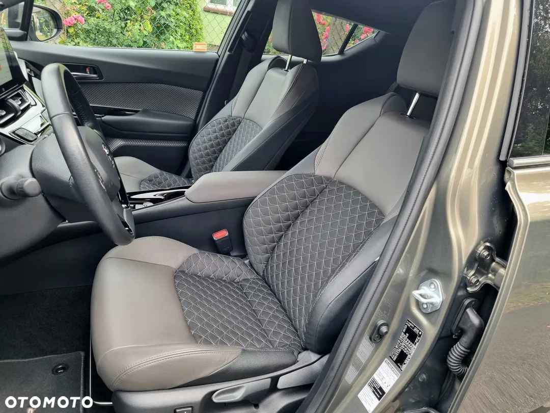Toyota C-HR 2.0 Hybrid Executive - 20