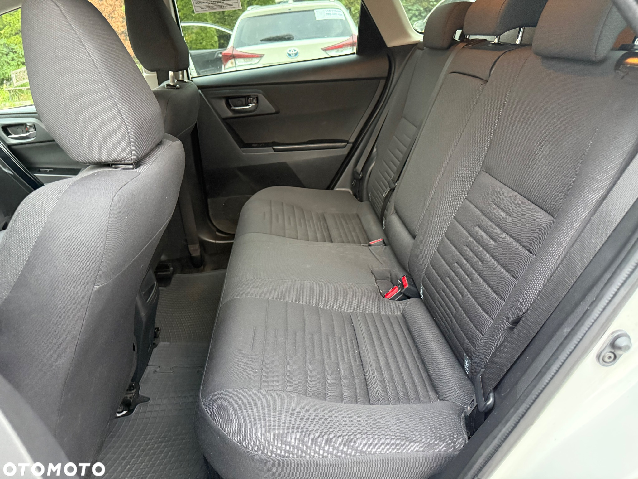 Toyota Auris Hybrid 135 Comfort - 14