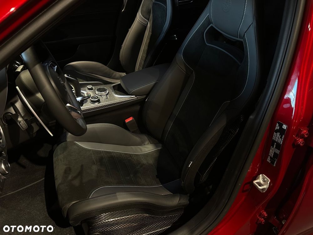 Alfa Romeo Giulia - 19