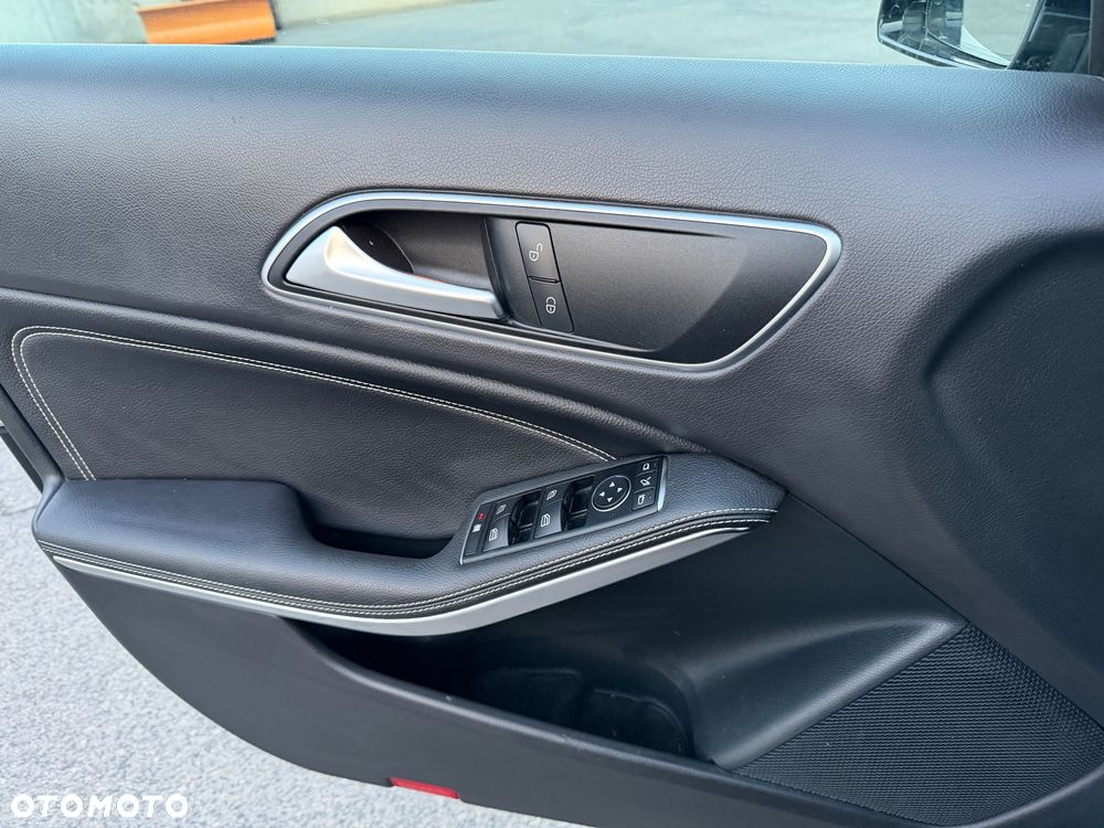 Mercedes-Benz Klasa A 180 7G-DCT - 22