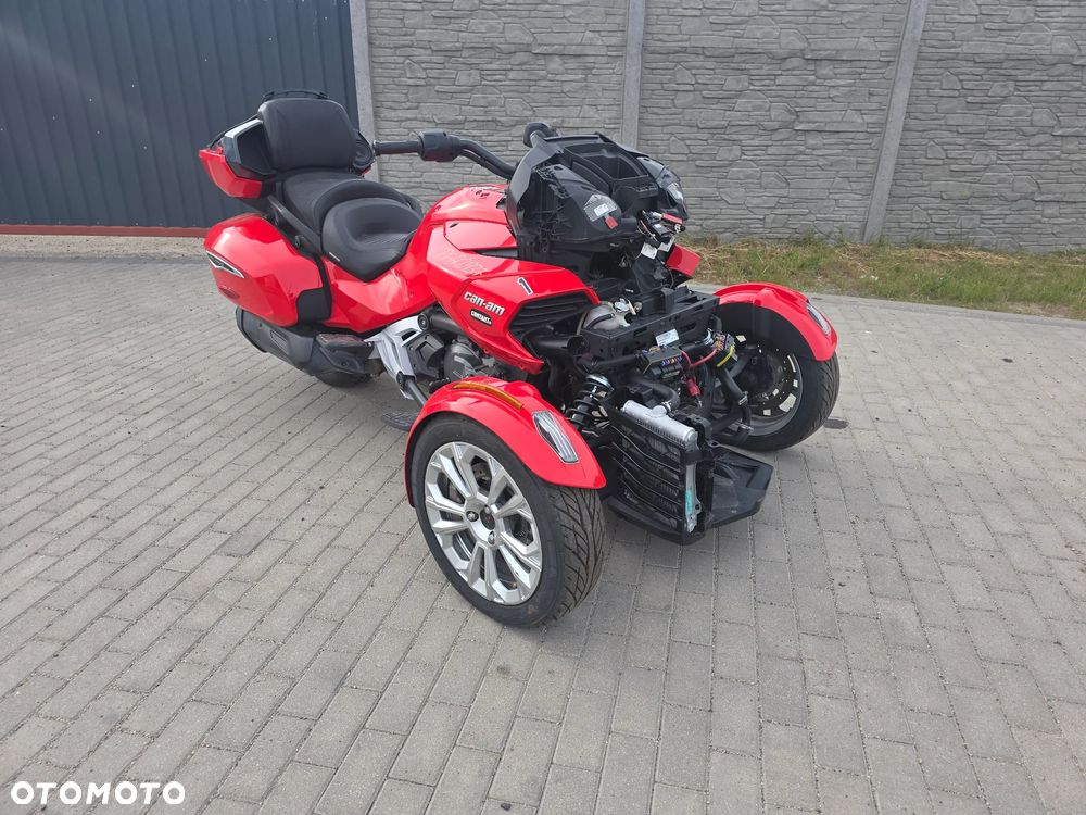 Can-Am Spyder - 2