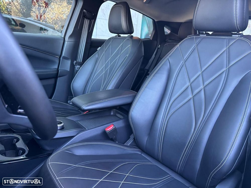 Ford Mustang Mach-E - 27