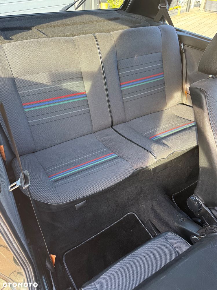Volkswagen Golf - 10