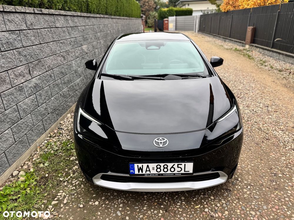 Toyota Prius 2024 photo 2