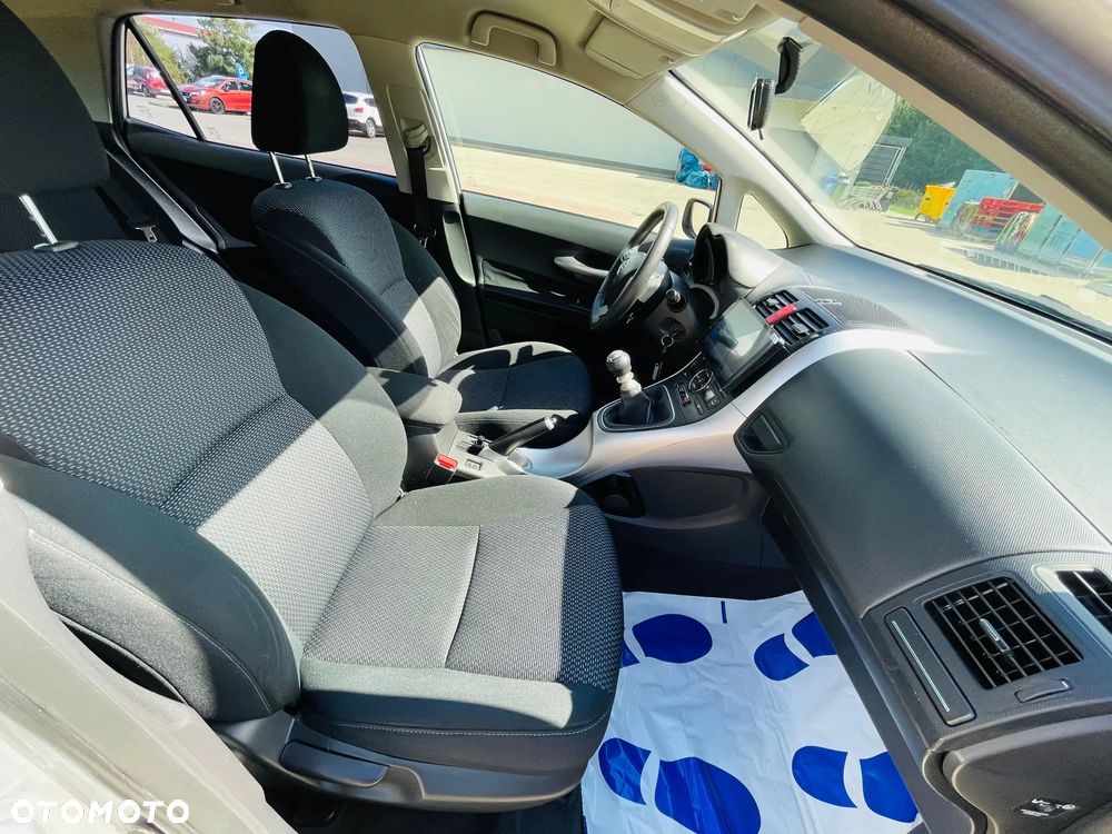 Toyota Auris 1.6 Executive - 14