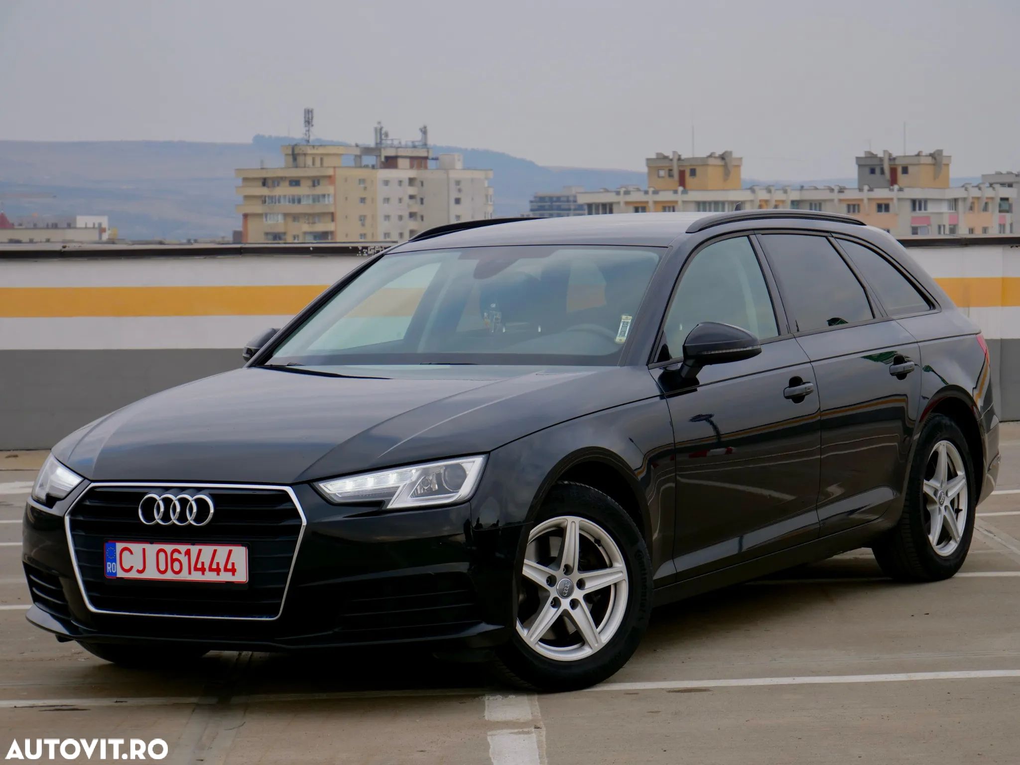 Audi A4 Avant 2.0 TDI S tronic - 1