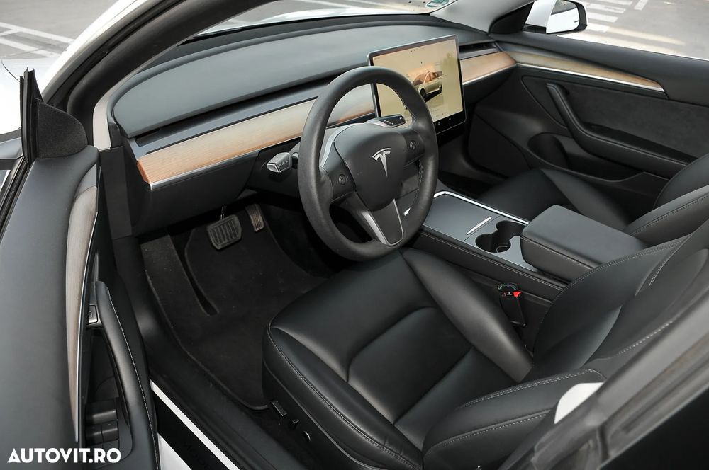 TESLA Model 3 2022 — imagine 15