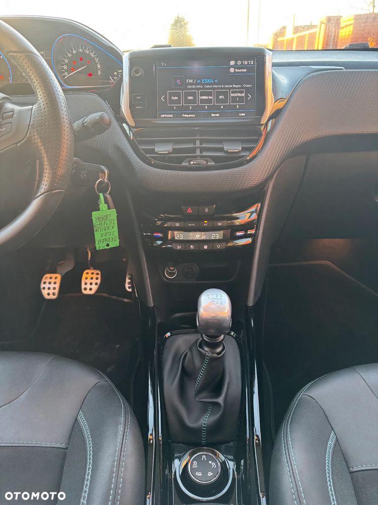 Peugeot 2008 1.6 BlueHDi Allure - 11