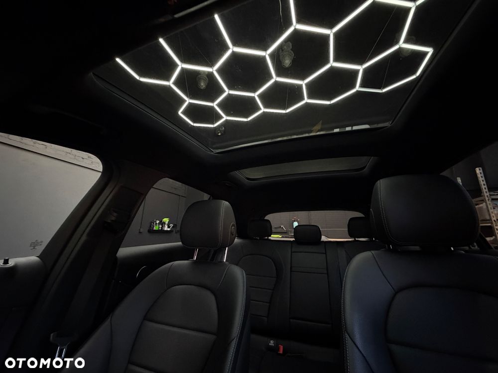 Mercedes-Benz GLC 300 4Matic 9G-TRONIC AMG Line - 15