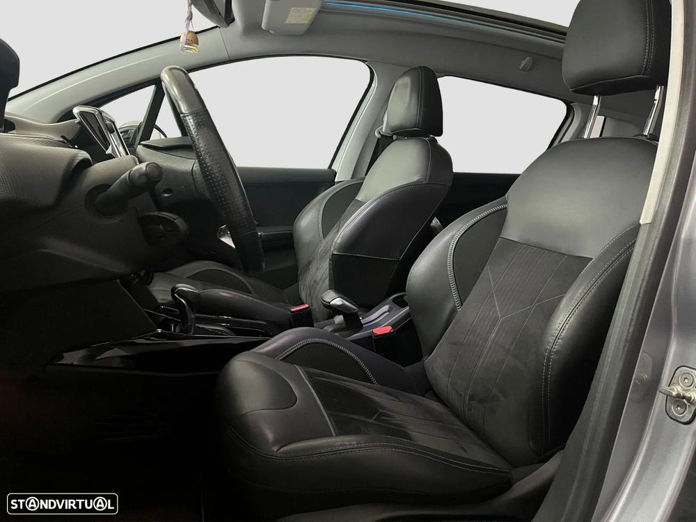 Peugeot 2008 1.2 PureTech Crossway EAT6 - 7