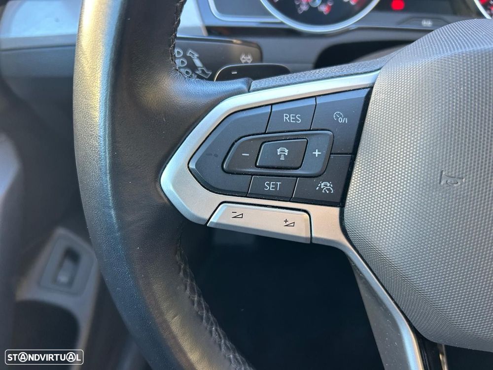 VW Passat Variant 2.0 TDi Business DSG - 38