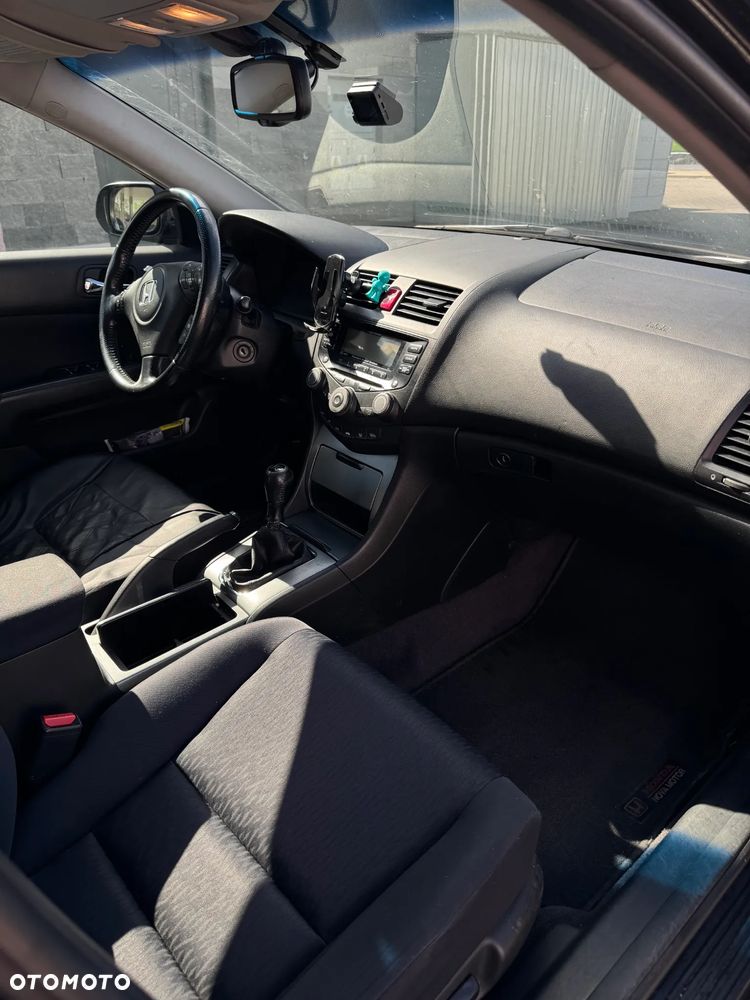 Honda Accord 2.0 Executive - 9