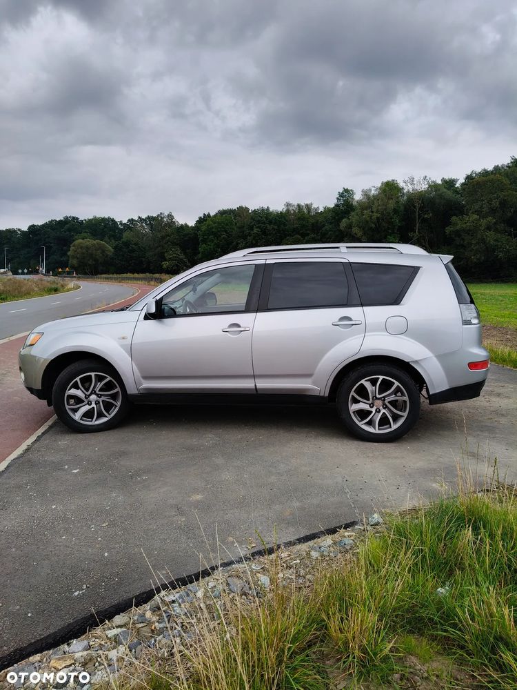 Mitsubishi Outlander - 9