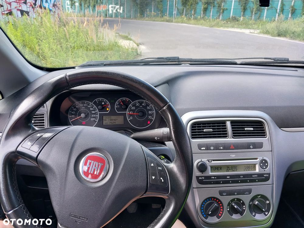 Fiat Grande Punto Actual 1.4 8V Estiva Blue&Me Euro5 - 5