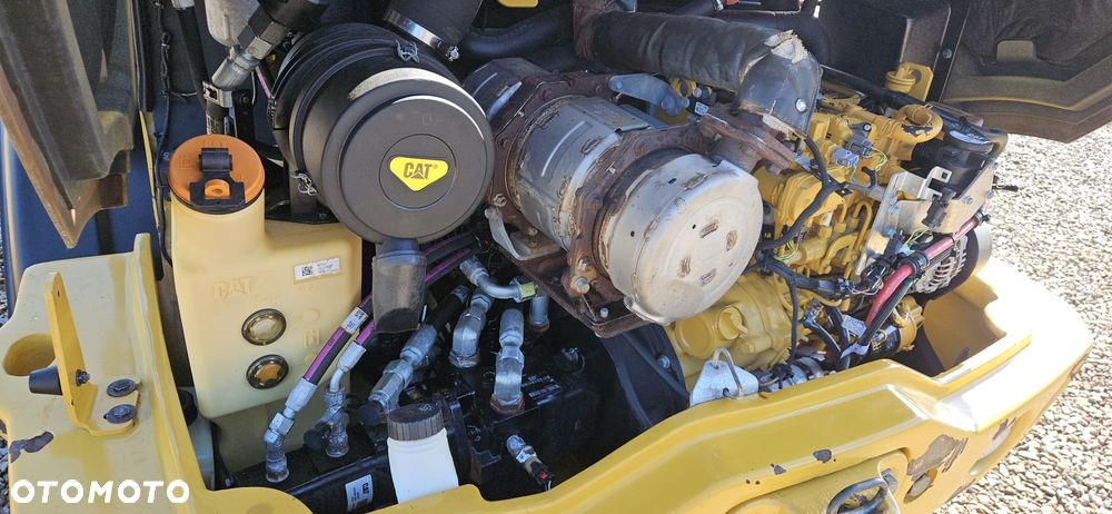 Caterpillar 906M - 20
