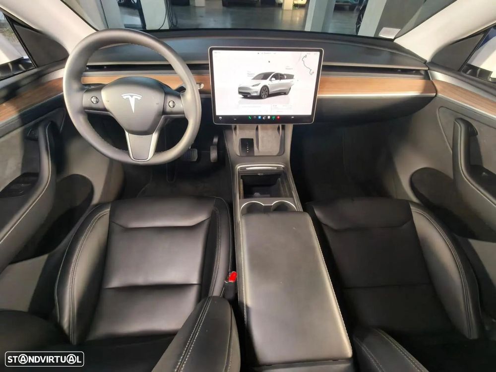 Tesla Model Y RWD - 32