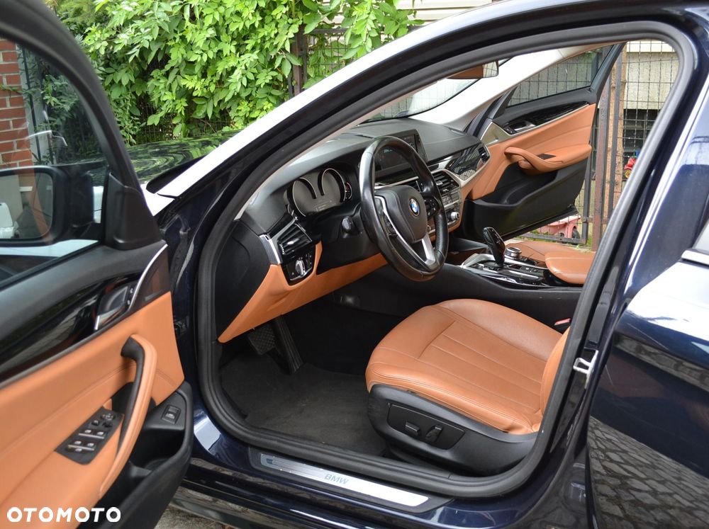 BMW Seria 5 520i - 4