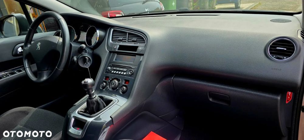 Peugeot 5008 1.6 HDi Family 7os - 13