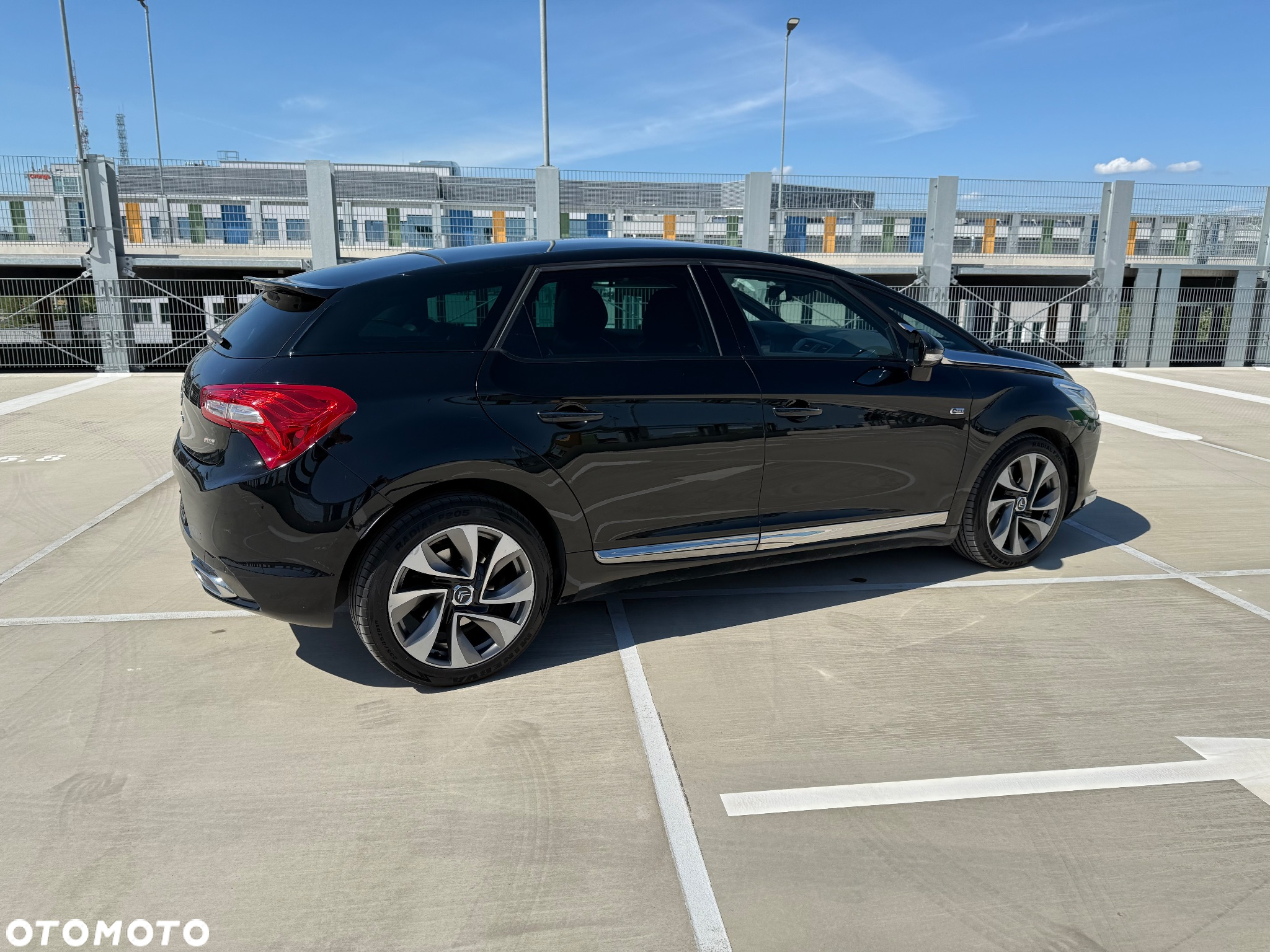 Citroën DS5 Hybrid4 EGS6 SportChic - 10