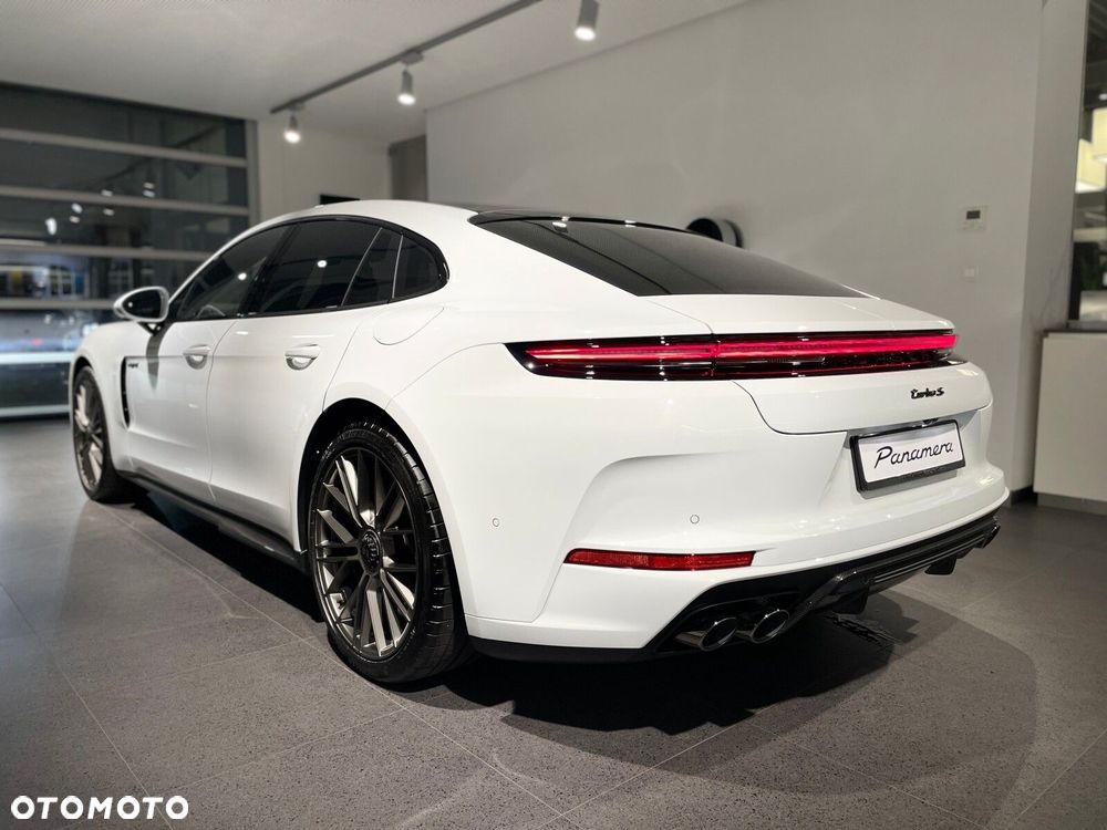 Porsche Panamera - 4