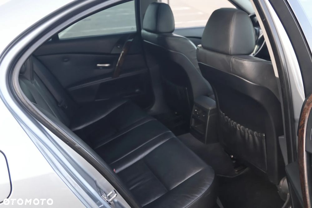 BMW Seria 5 525i - 12