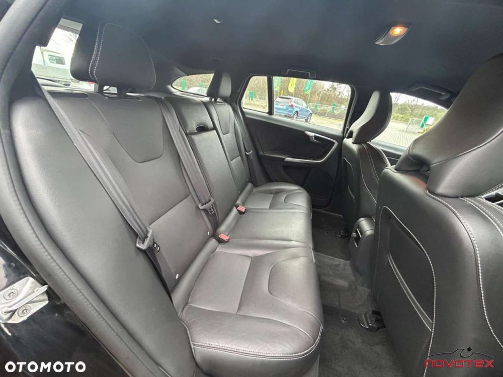 Volvo V60 T3 Momentum - 15