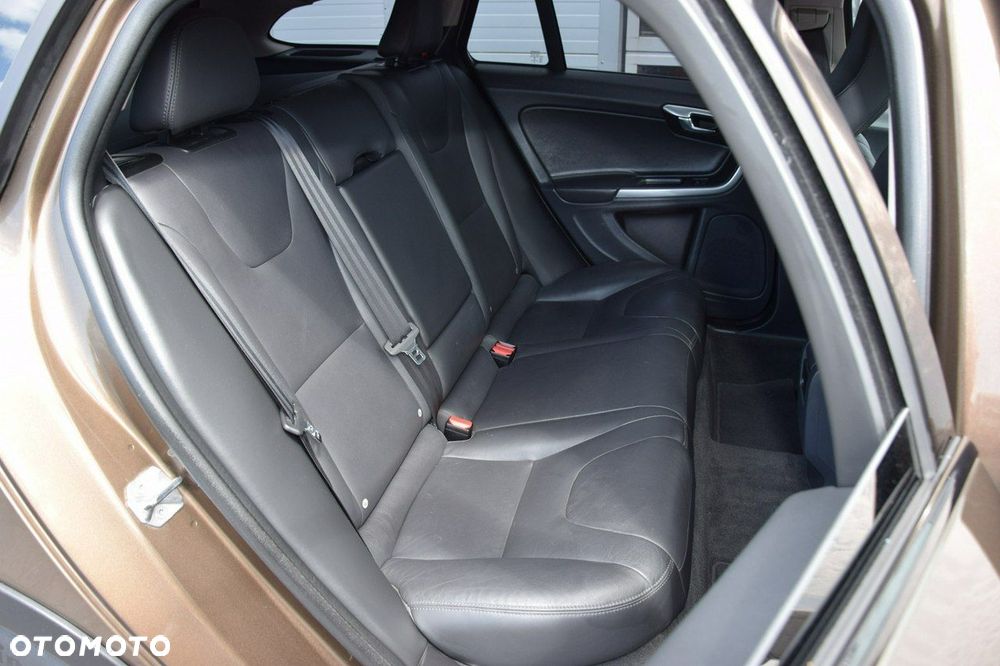 Volvo V60 Cross Country D3 Drive-E Summum - 30