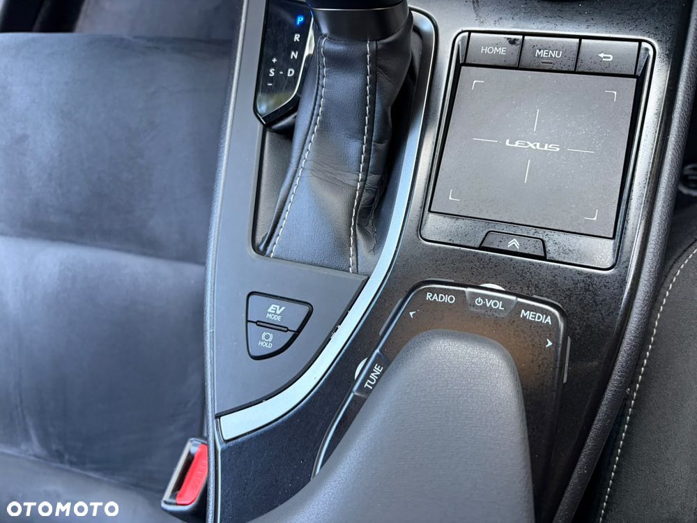 Lexus UX - 27