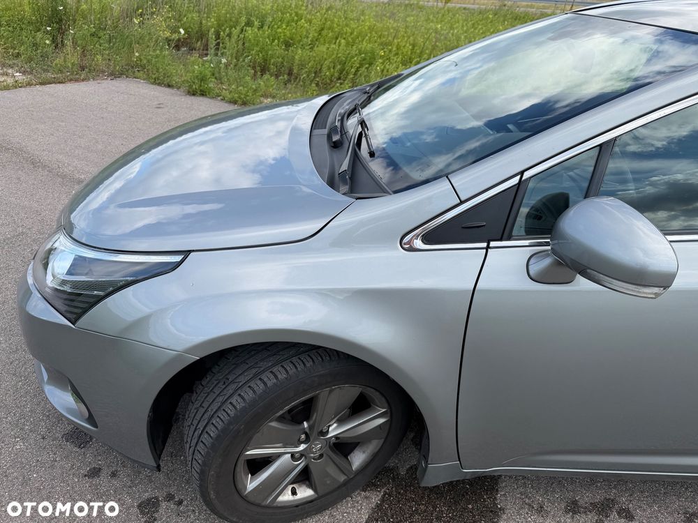 Toyota Avensis 2.0 D-4D Edition (2014) - 10