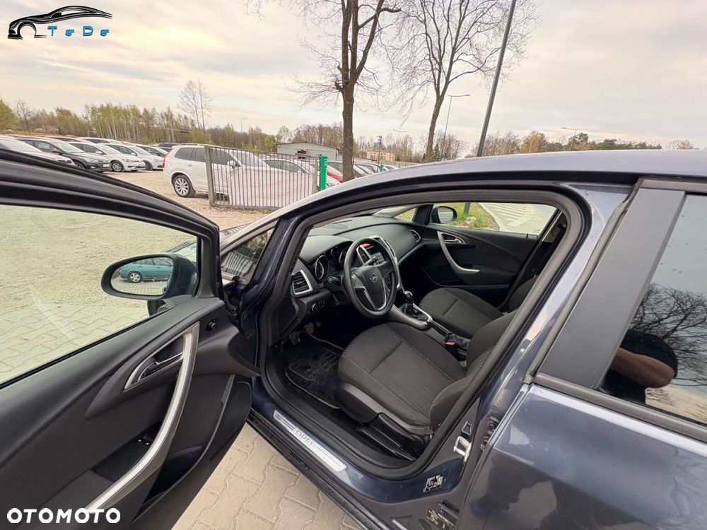 Opel Astra 2.0 CDTI Cosmo - 26
