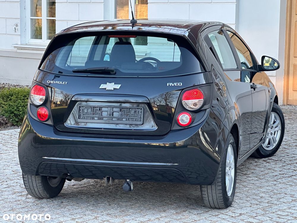 Chevrolet Aveo 1.4 16V Base - 26