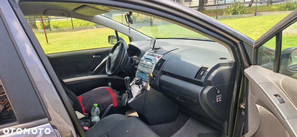 Toyota Corolla Verso 2.2 D-4D Premium - 7