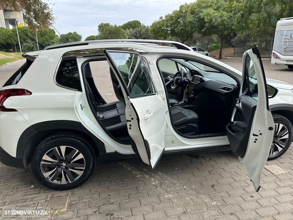 Peugeot 2008 1.2 PureTech Allure EAT6 - 15