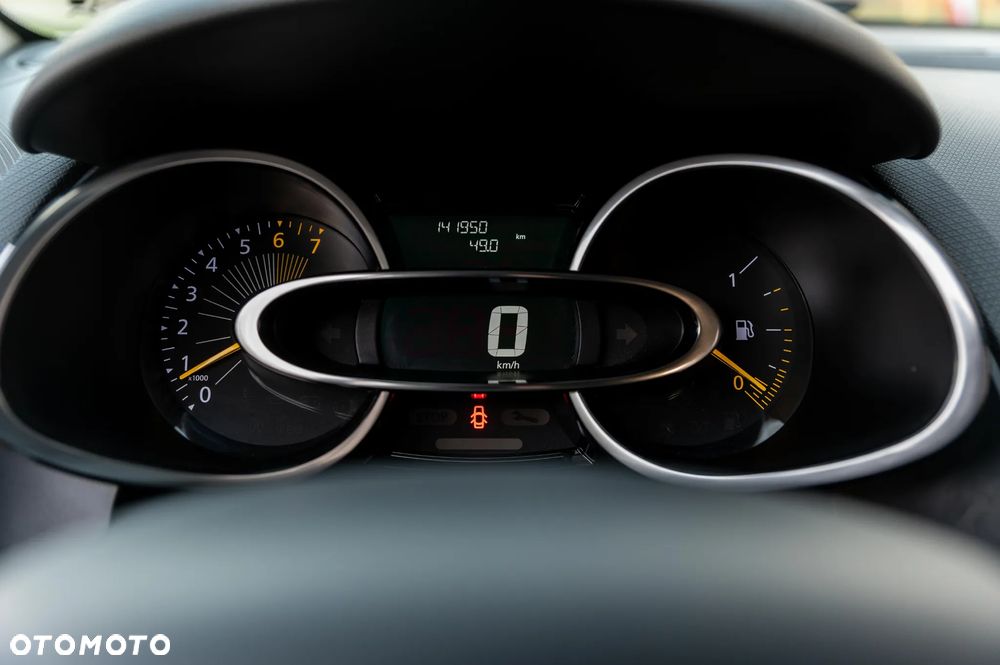 Renault Clio 1.2 16V 75 Life - 22