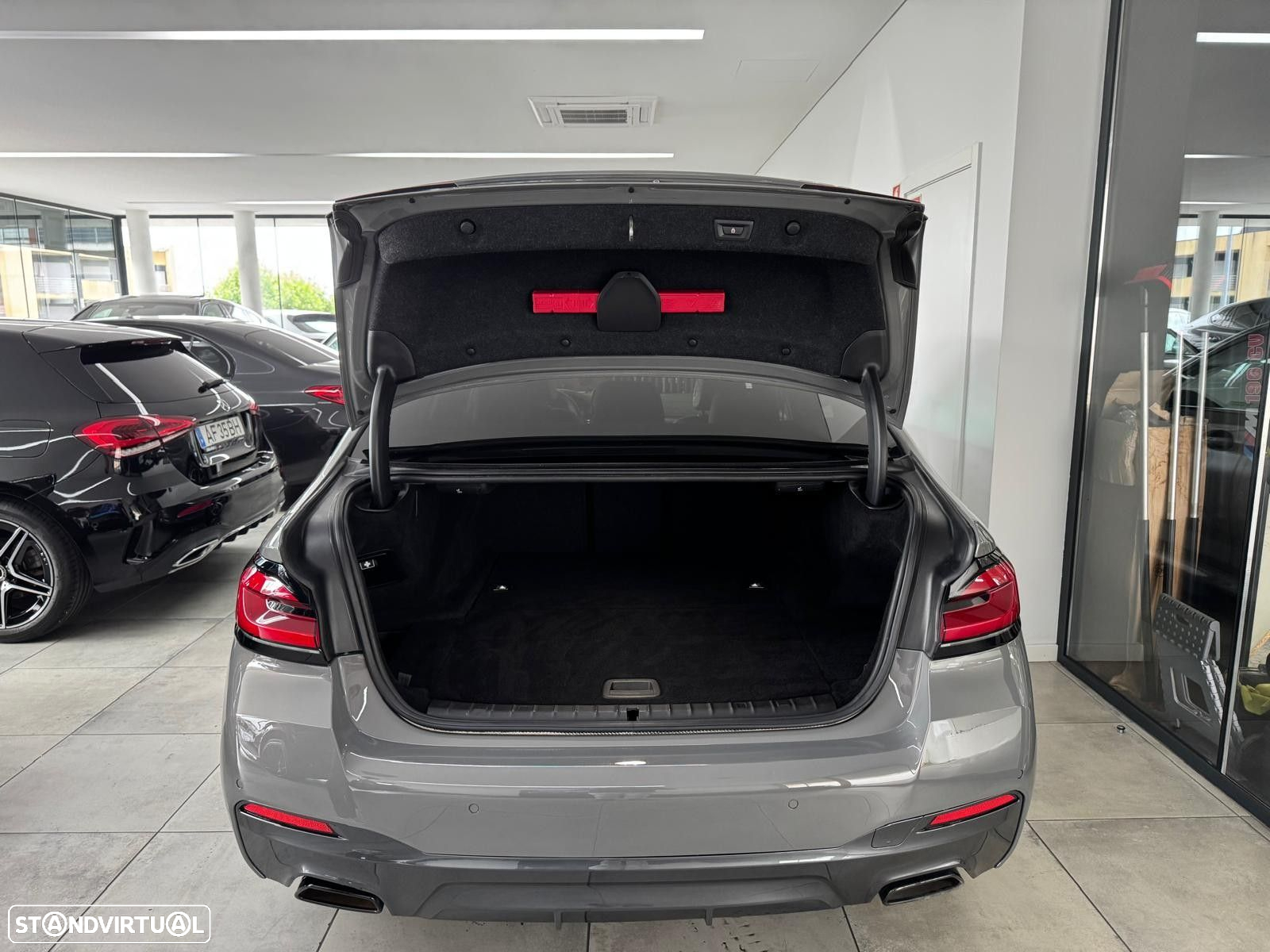 BMW 520 e Pack M - 11