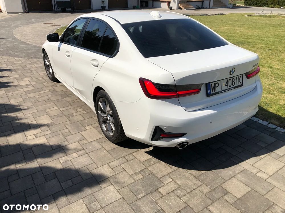 BMW Seria 3 318d mHEV - 5