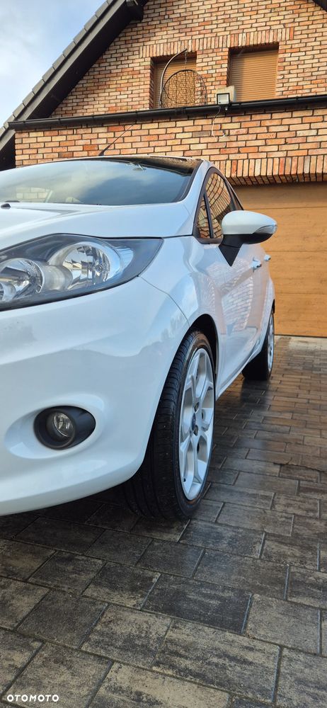 Ford Fiesta 1.25 Celebration - 13