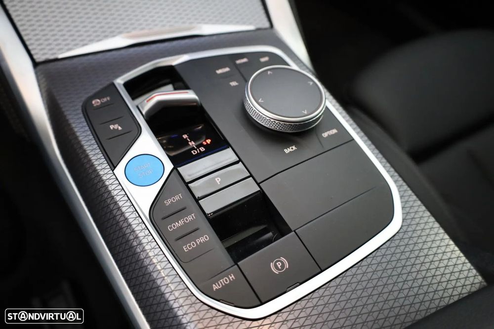 BMW i4 eDrive40 Edição Desportiva M - 37