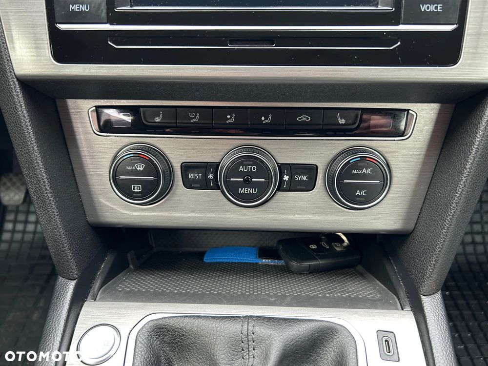 Volkswagen Passat 1.5 TSI EVO Comfortline - 20